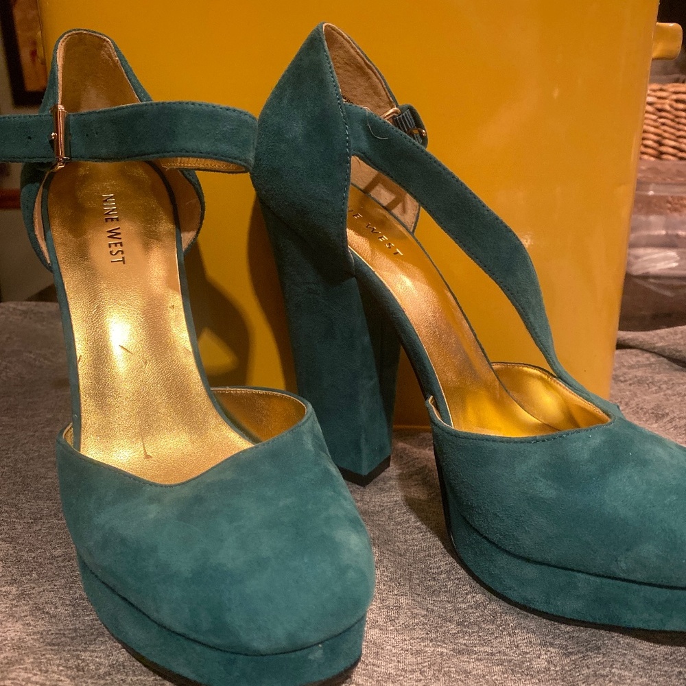 Nine West brand new shoes 👠 suede